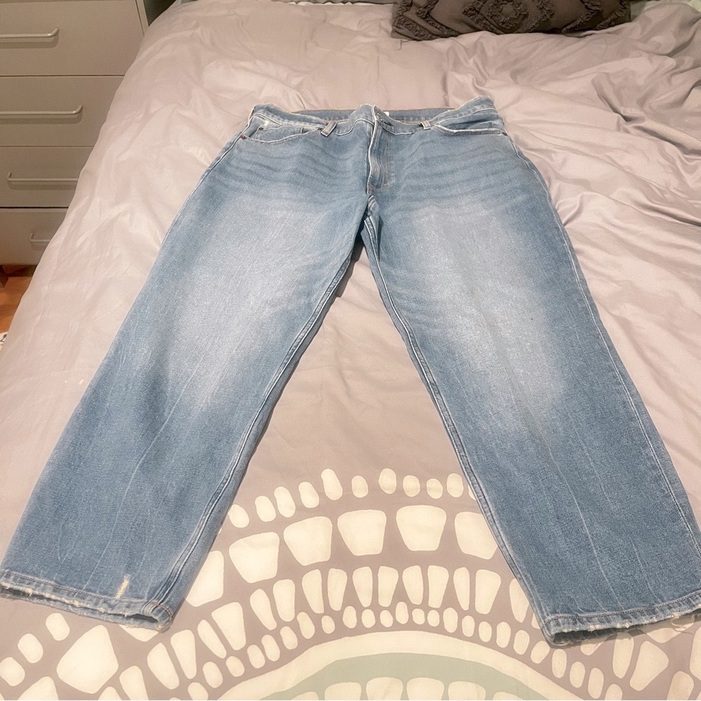 Abercrombie & Fitch The Mom High Rise Jeans | Medium-Light Wash | Size 14 Short